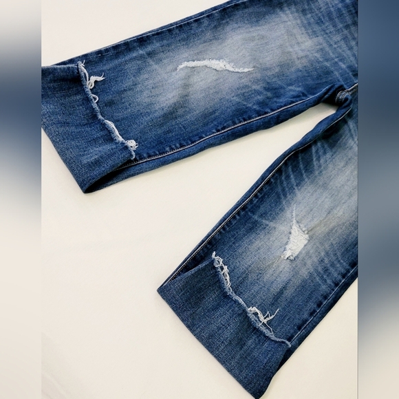 Levi's Signature Womens High Rise Slim Cropped Fit Stretch Denim Jeans Size 27 - Picture 12 of 16